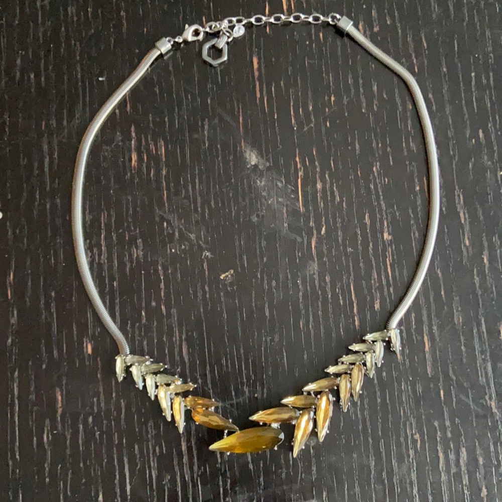 Statement choker